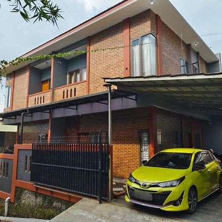 Bajorah Homestay Лембанг Екстер'єр фото